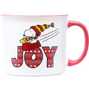 Spoontiques Snoopy Christmas Ceramic Camper Mugs – 14 Ounce Beverage Capacity – Microwave and Dishwasher Safe – 3 5/8″ Tall